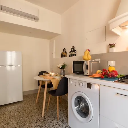 Charming Flat Near Uffizi Florencja