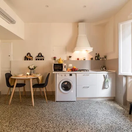Hotel apartamentowy Charming Flat Near Uffizi *