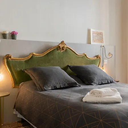 Charming Flat Near Uffizi Hotel apartamentowy Florencja