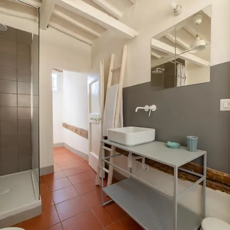 Charming Flat Near Uffizi * Florencja